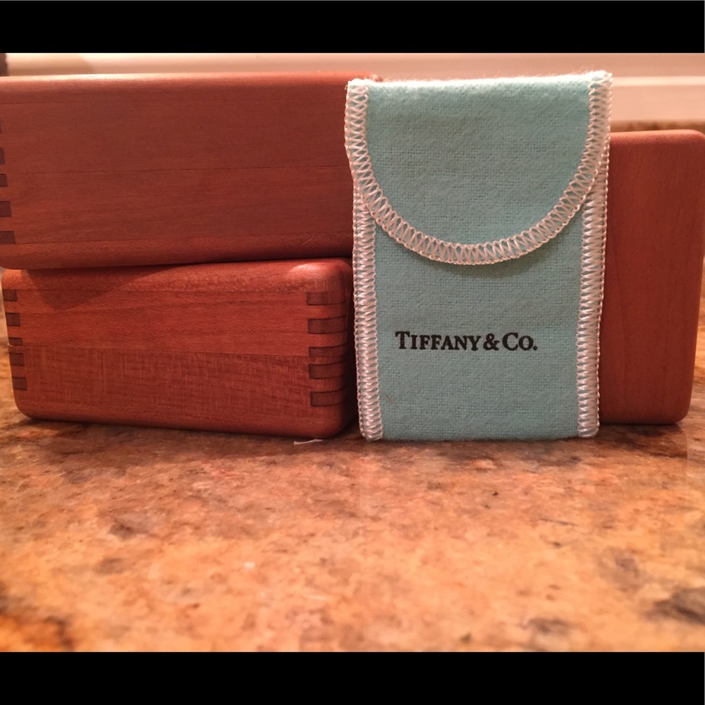Tiffany’s felt bag